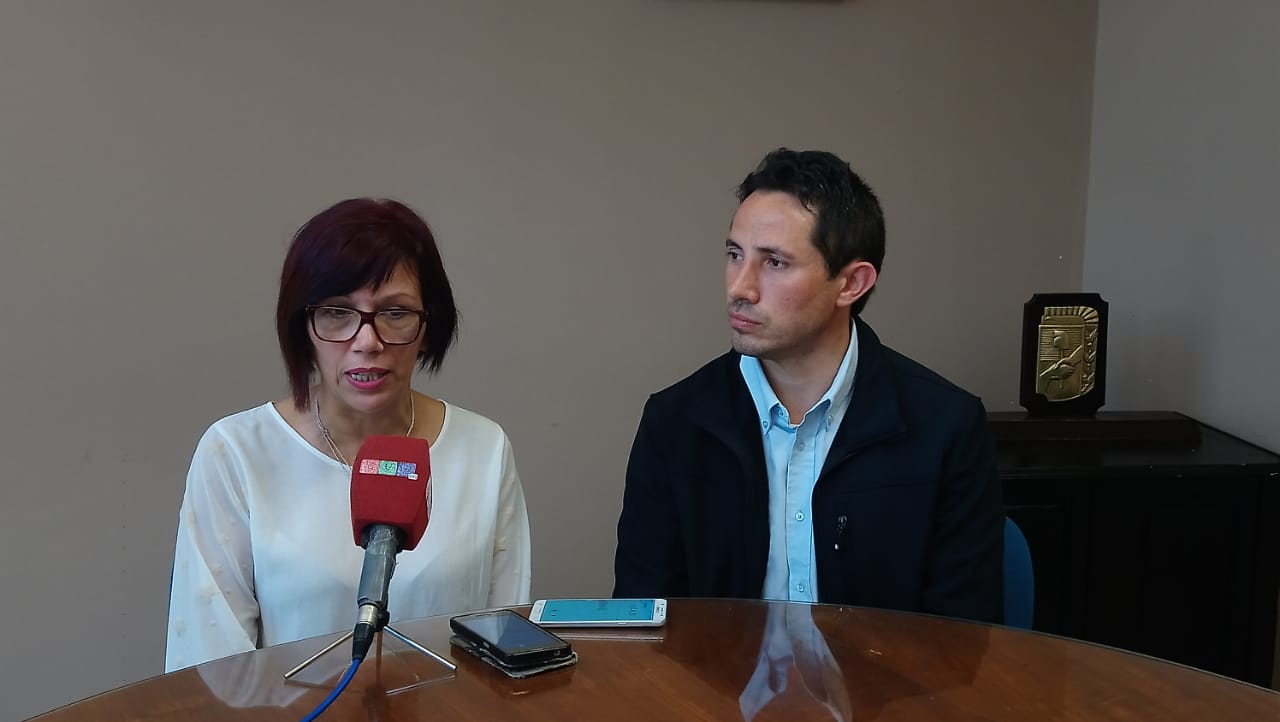 La Diputada Elena Pastor y Pablo Salum