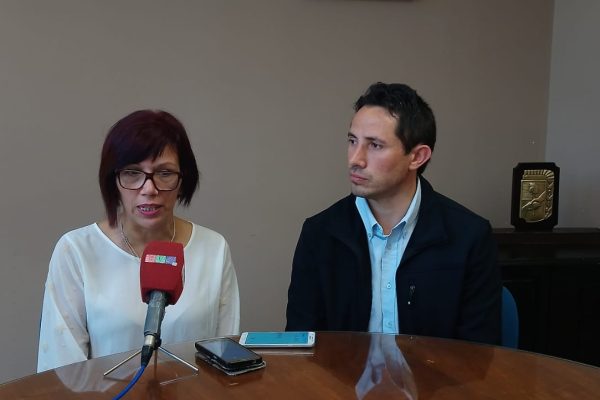 La Diputada Elena Pastor y Pablo Salum